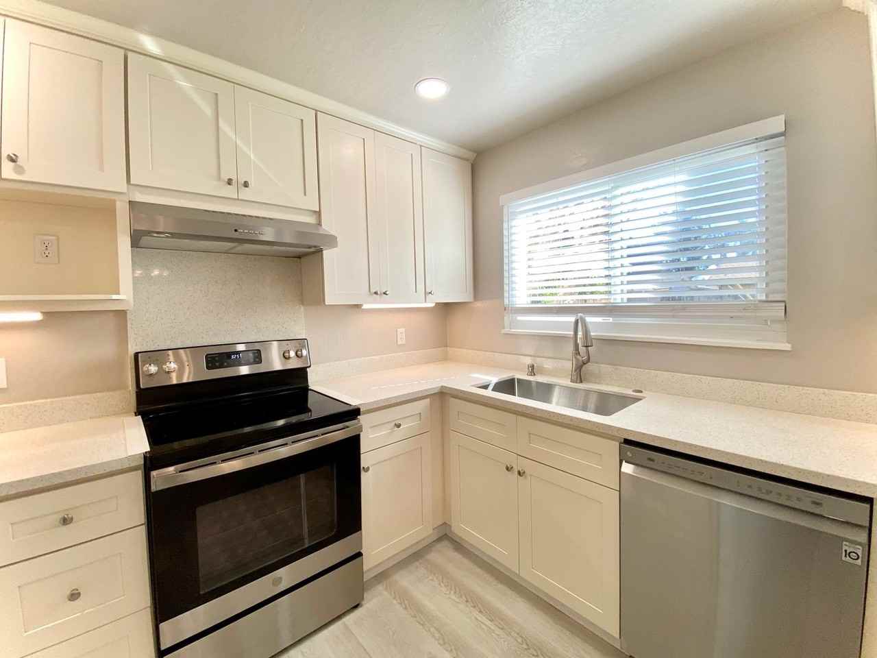 39025 Donner Way - Photo 6 of 25