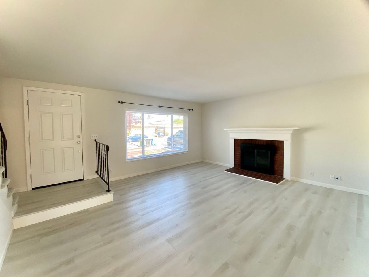 39025 Donner Way - Photo 2 of 24