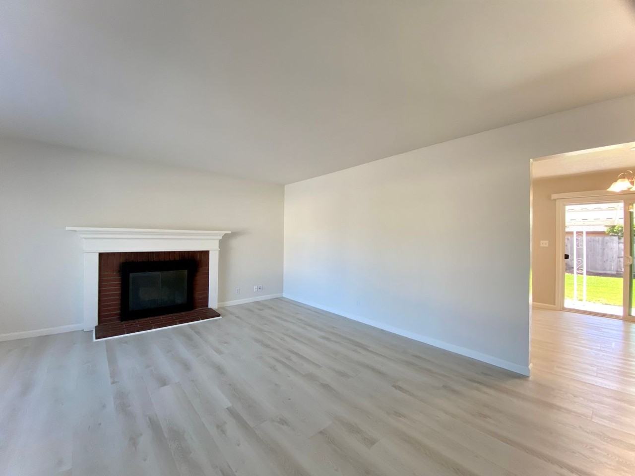 39025 Donner Way - Photo 3 of 24