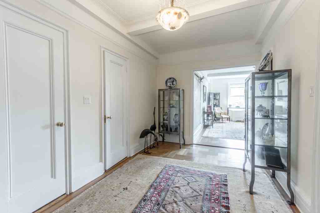30 West 81st Street - Photo 2 of 9