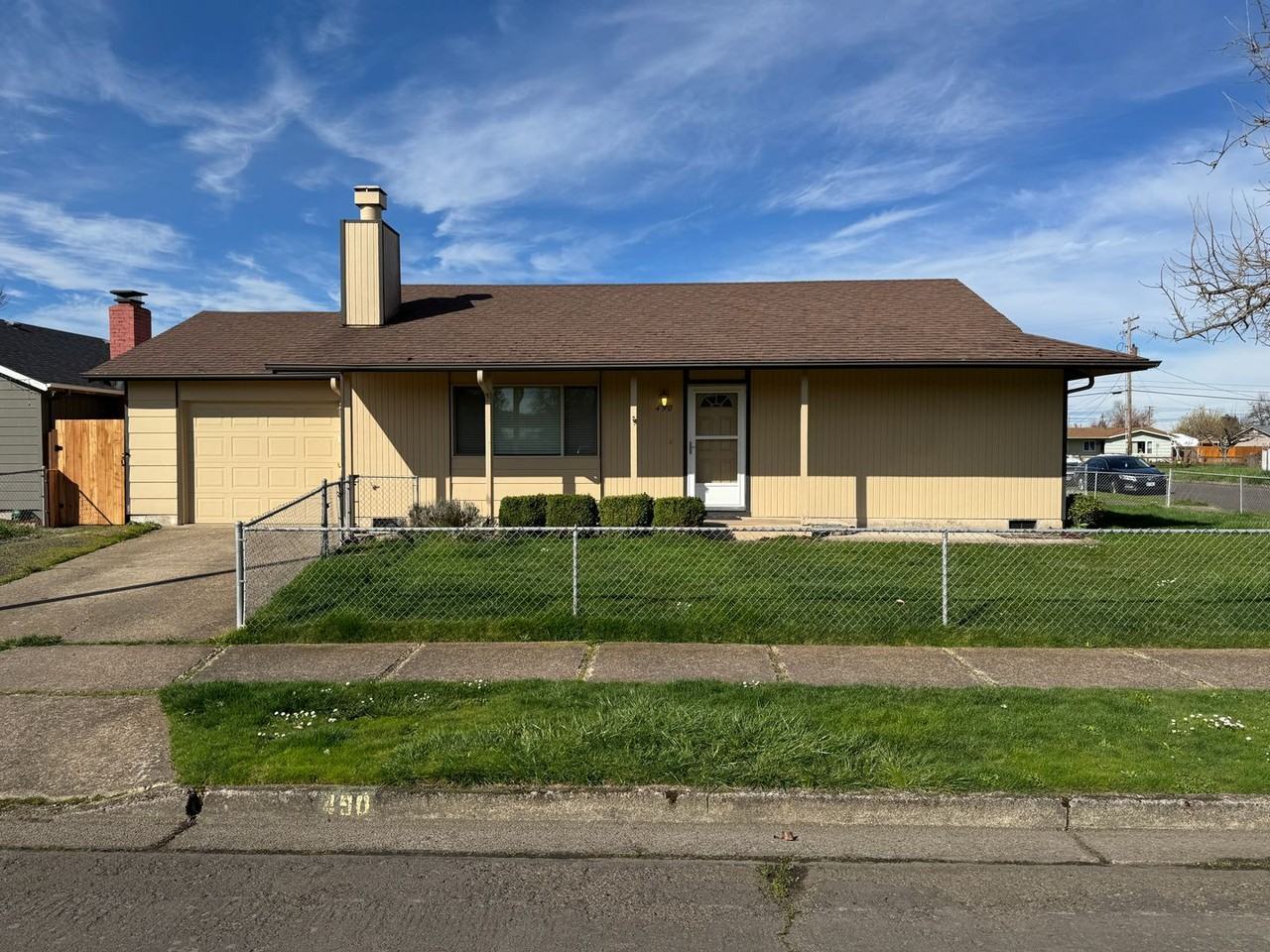 490 38th Pl - Photo 2 of 26