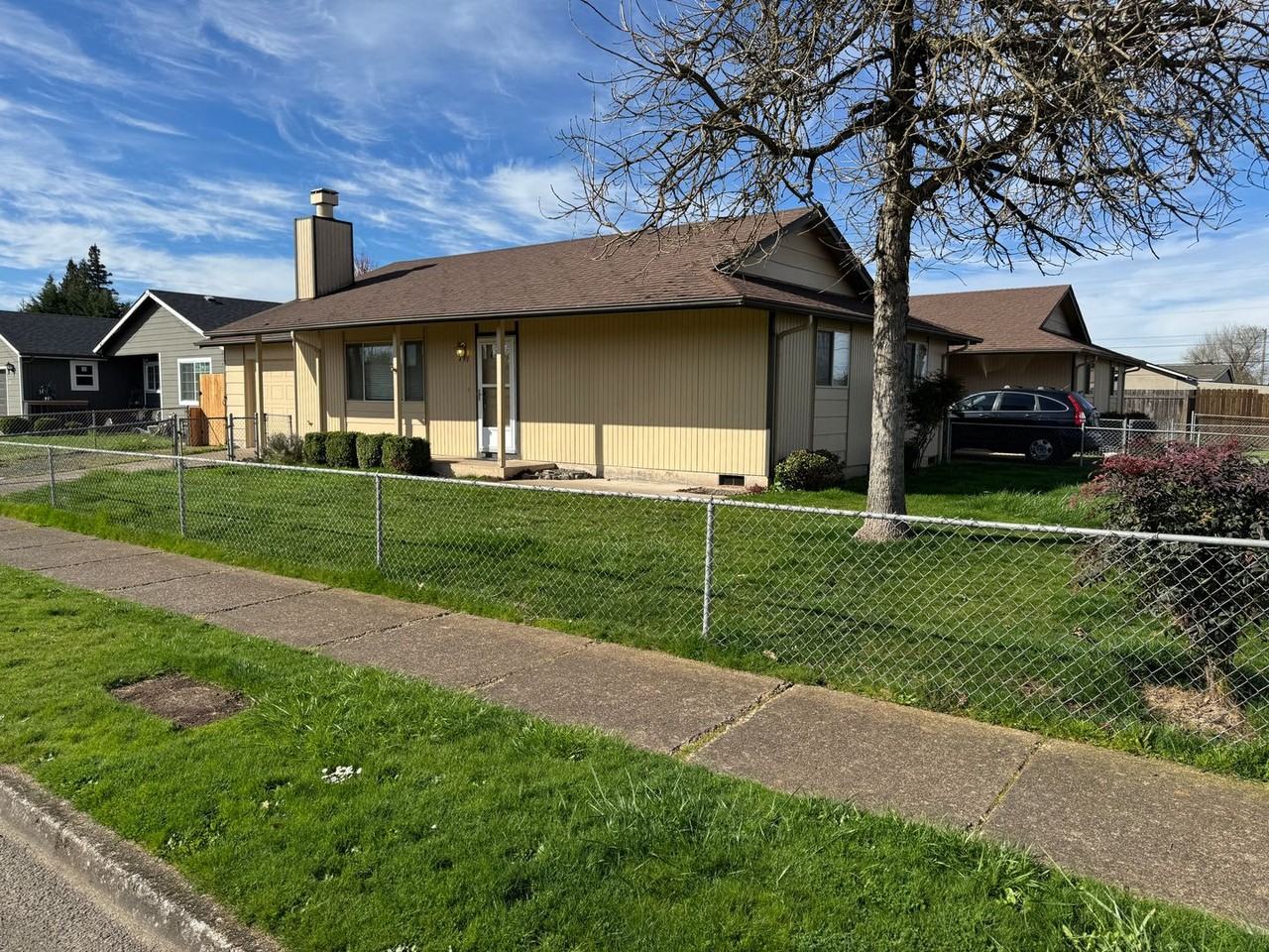 490 38th Pl - Photo 3 of 26