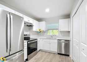 featured image of 2375 Ne 10th St #2