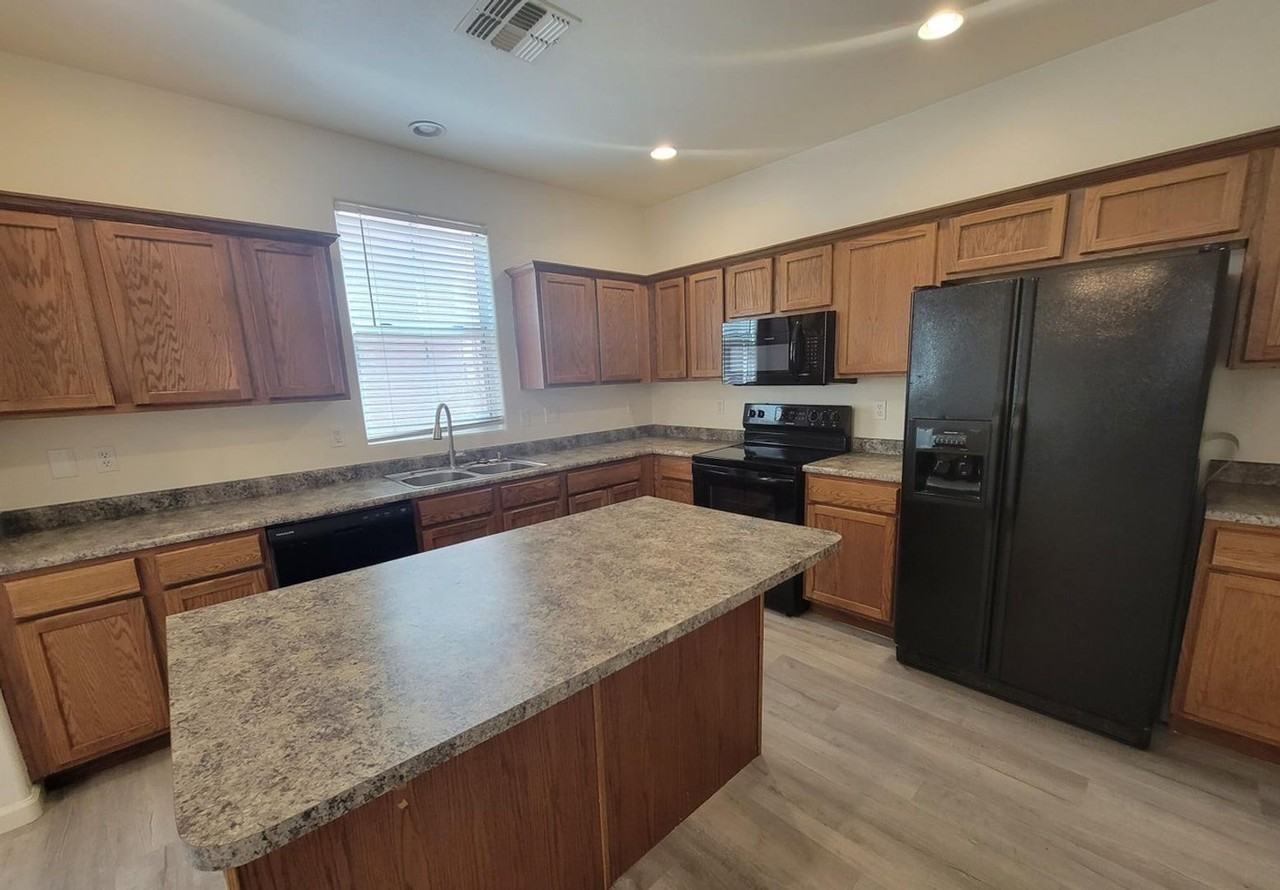 7226 S 48th Gln - Photo 6 of 15