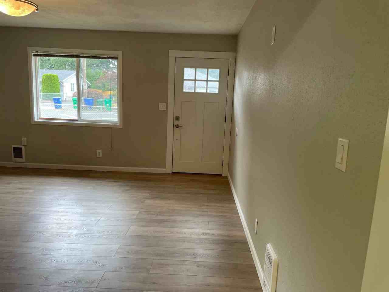 12430 Se Market St - Photo 2 of 16