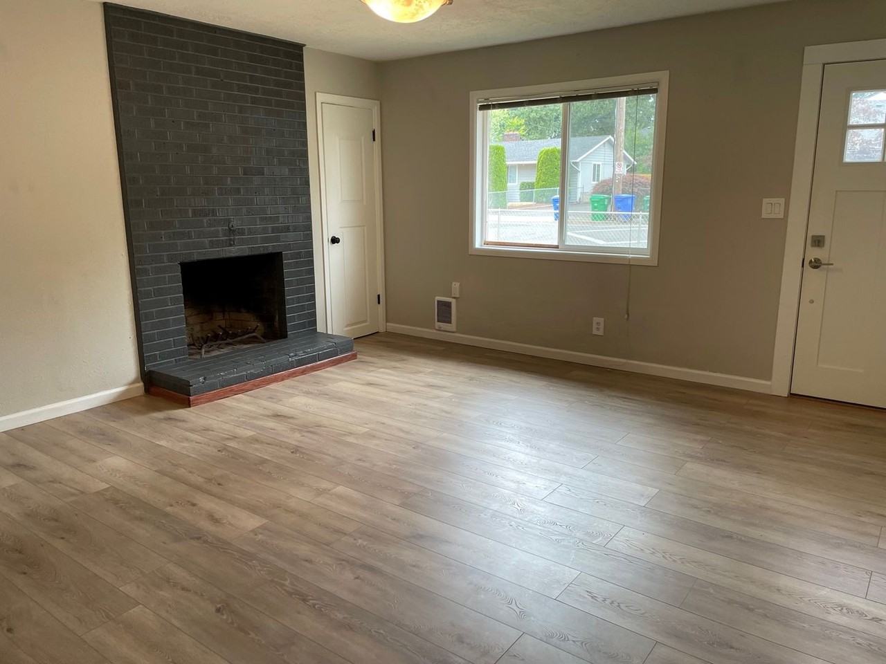 12430 Se Market St - Photo 3 of 16