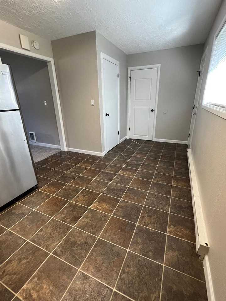 12430 Se Market St - Photo 6 of 16