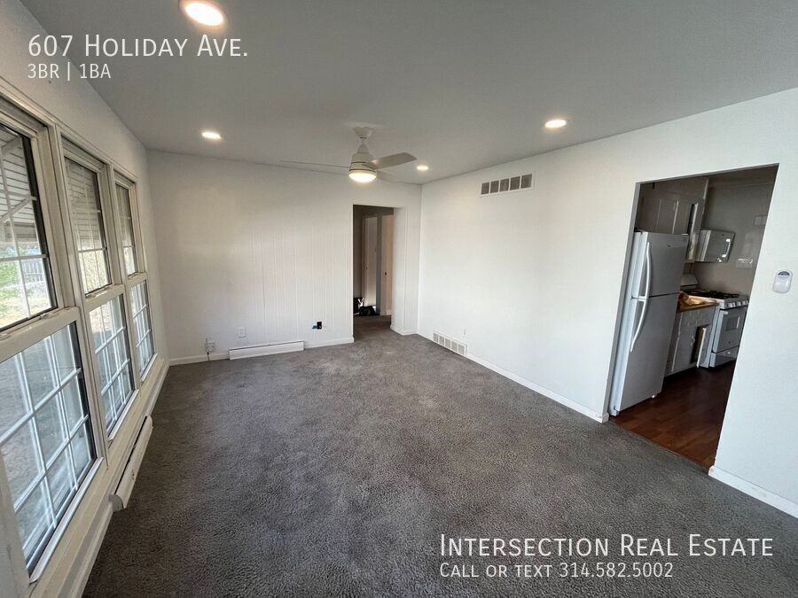 607 Holiday Ave - Photo 4 of 23