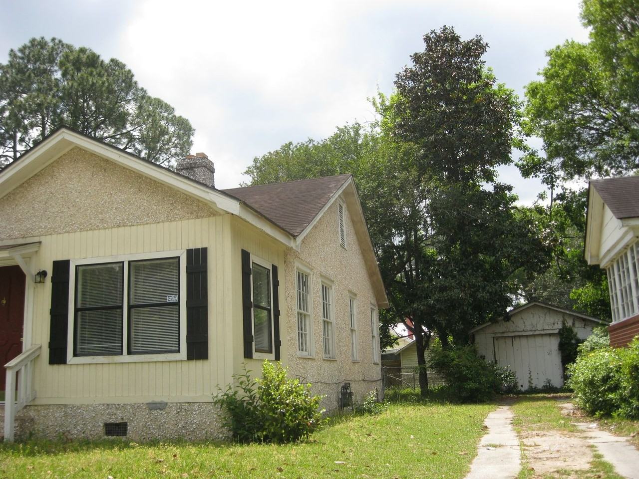 1511 E 34th St - Photo 2 of 19