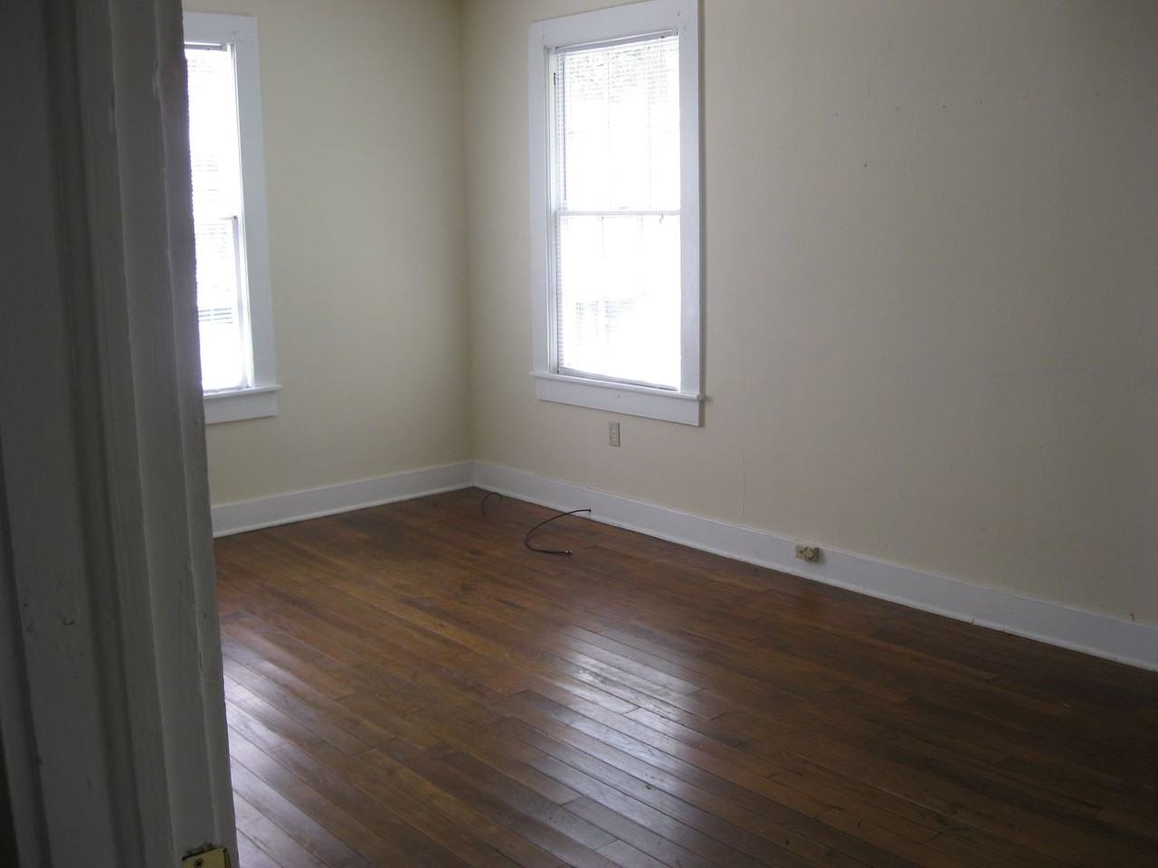 1511 E 34th St - Photo 5 of 19