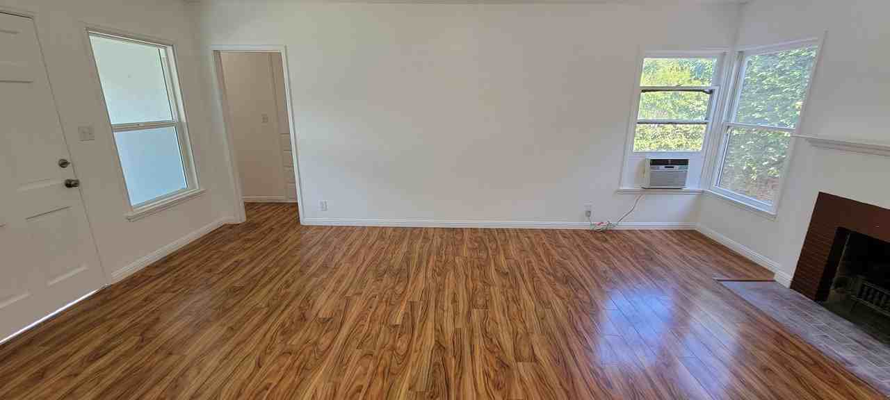 117 1/2 W Greenwood Ave - Photo 6 of 10