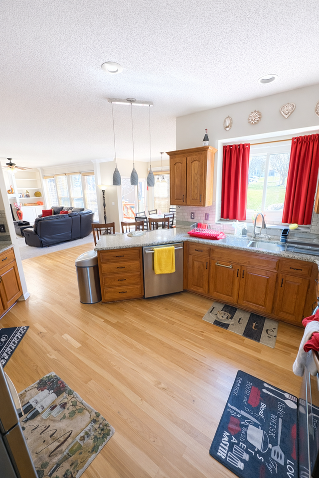 18981 W 118th St - Photo 5 of 25