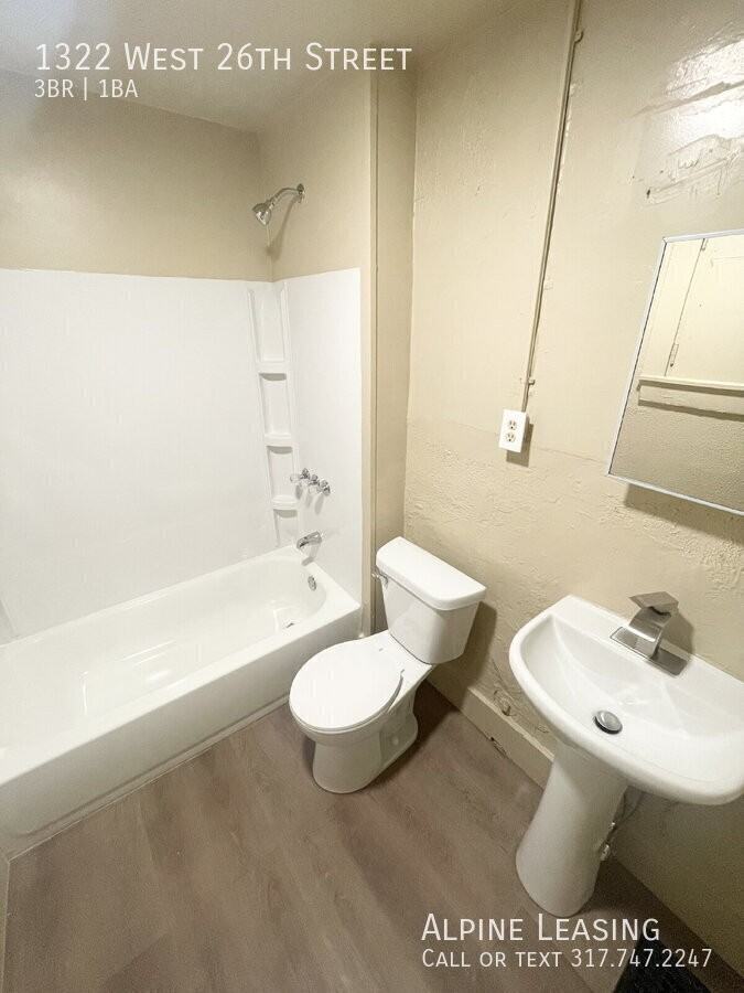 1322 W 26th St - Photo 5 of 7