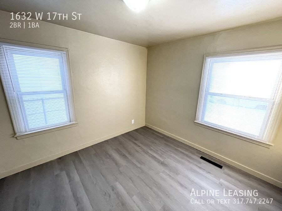 1632 W 17th St - Photo 3 of 7