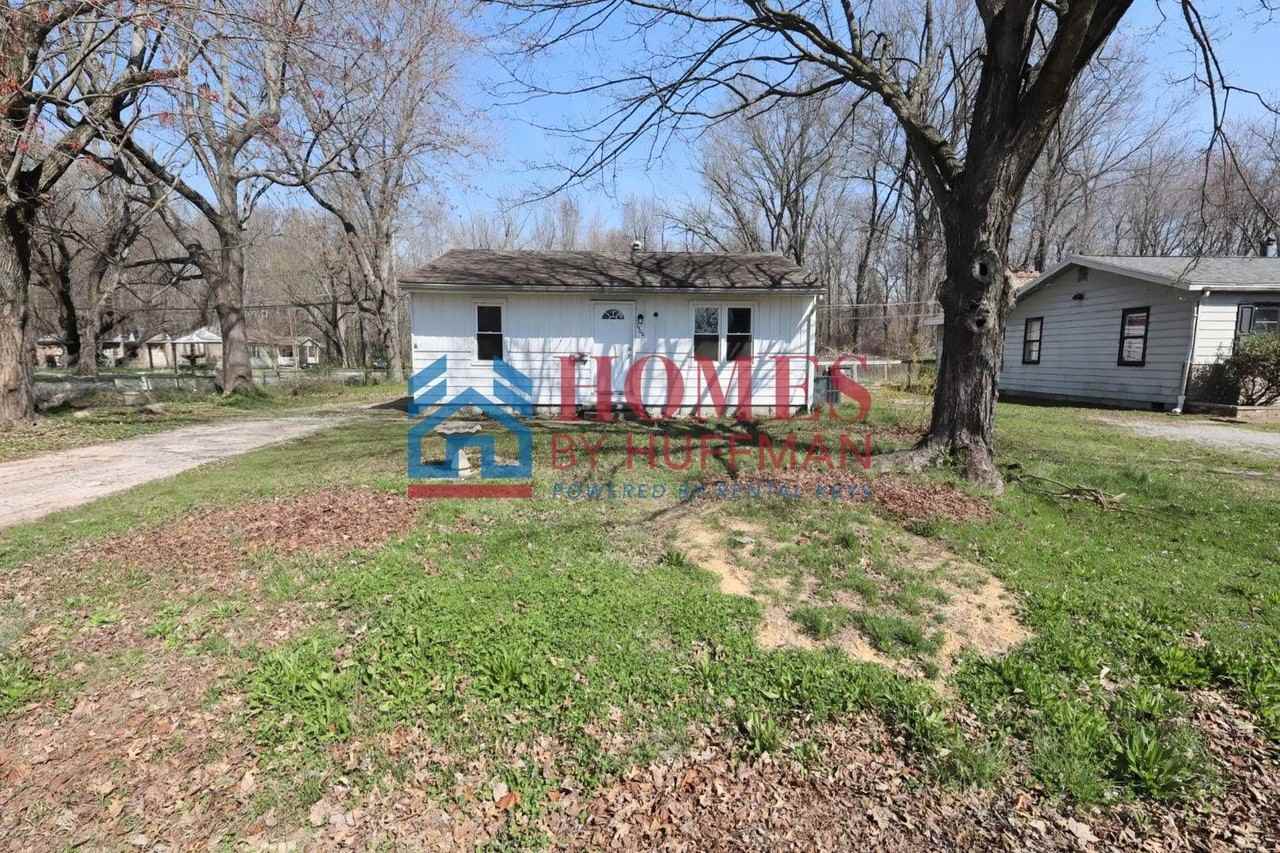 1900 Shelby Ave - Photo 2 of 19