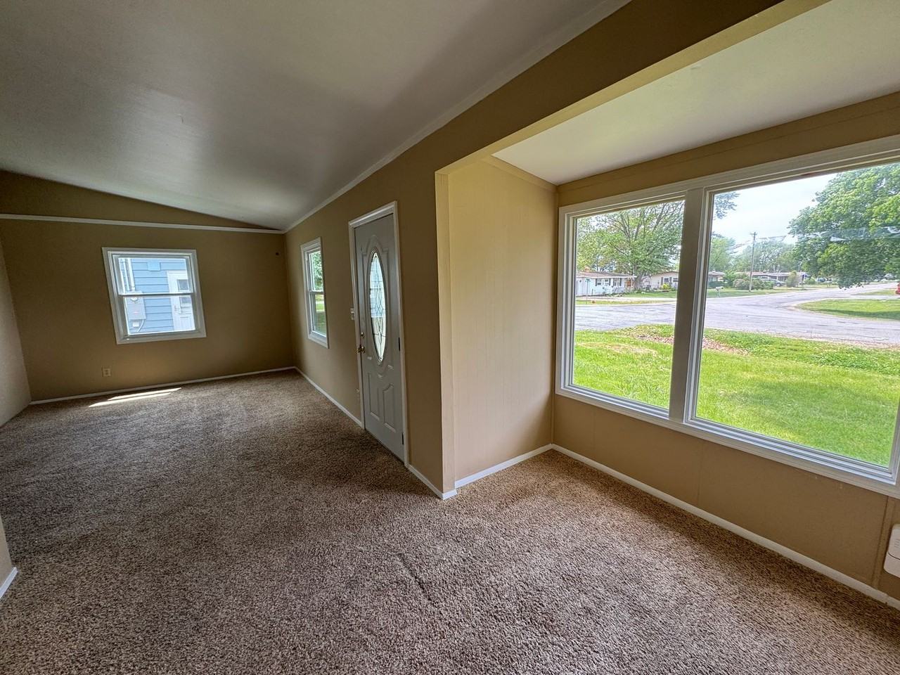 11521 18th St - Photo 6 of 9