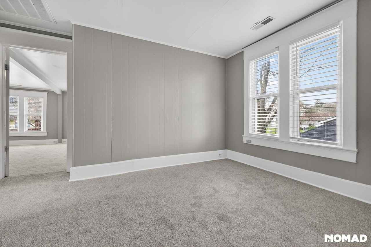 235 E Monmouth St - Photo 6 of 19