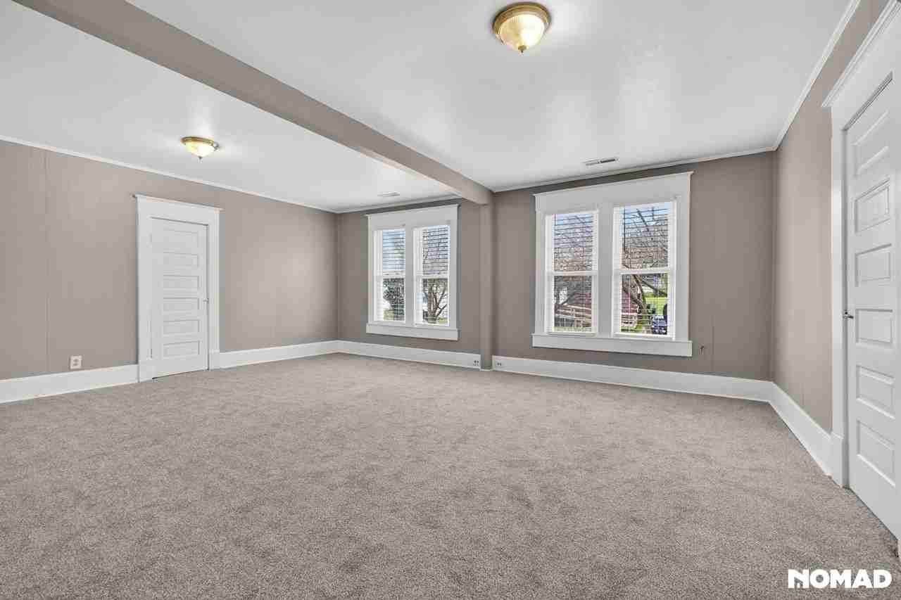 235 E Monmouth St - Photo 2 of 19