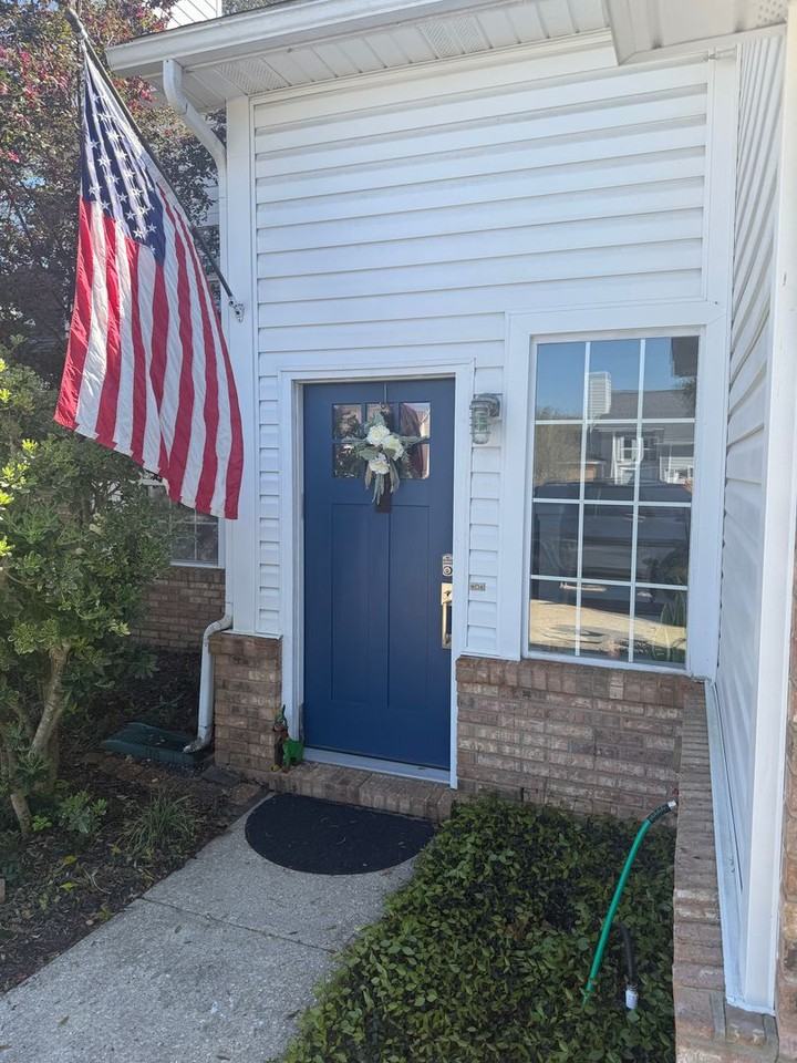 422 Canterbury Ct Nw - Photo 3 of 34