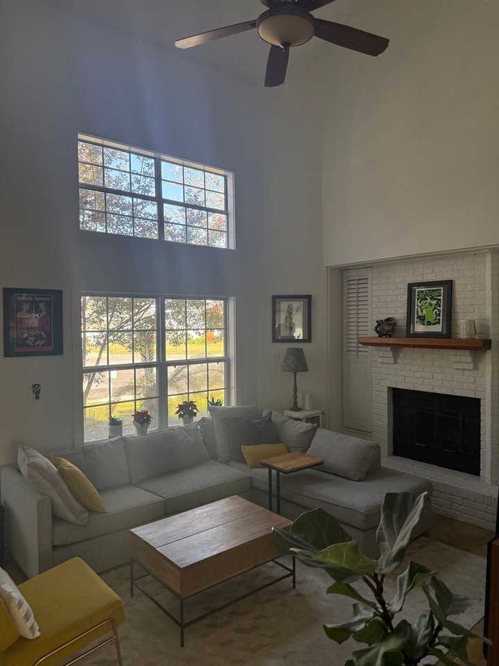 422 Canterbury Ct Nw - Photo 7 of 34