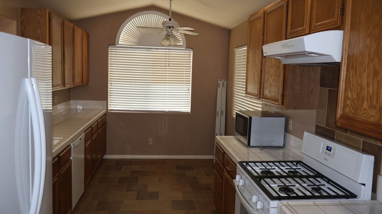 7382 Cedar Ridge St - Photo 3 of 18