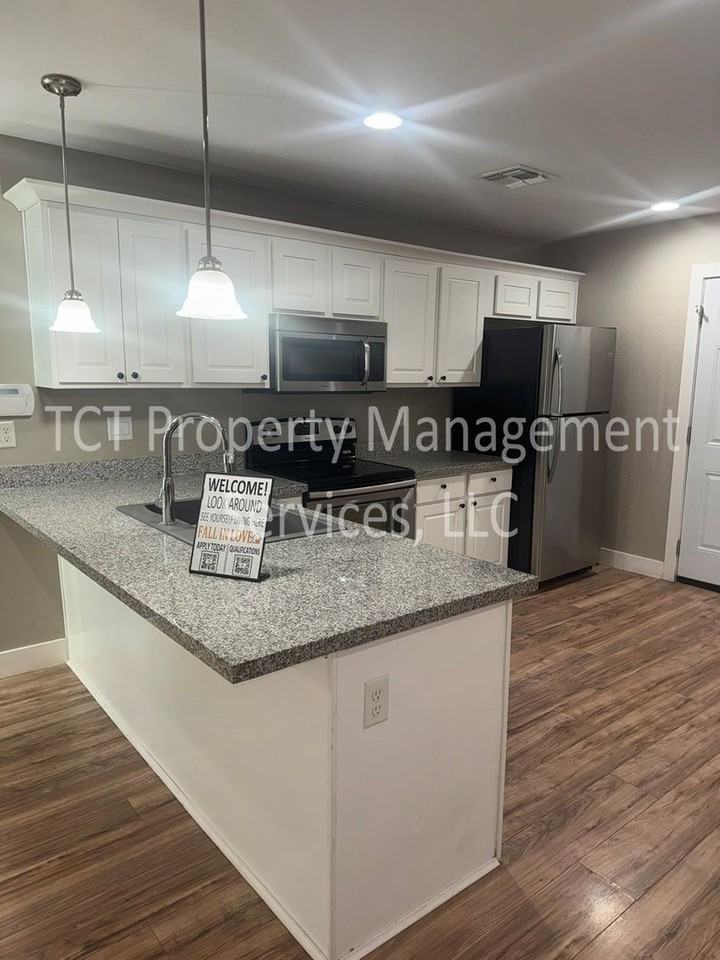 136 N 88th St - Photo 4 of 17