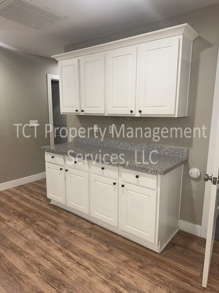 136 N 88th St - Photo 5 of 17