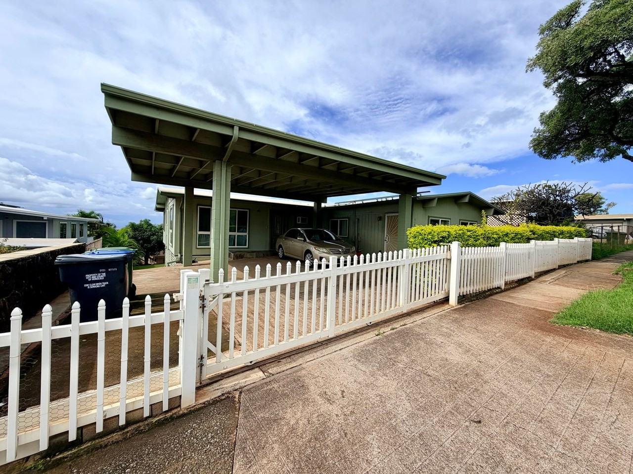 92-708 Makakilo Dr - Photo 2 of 27