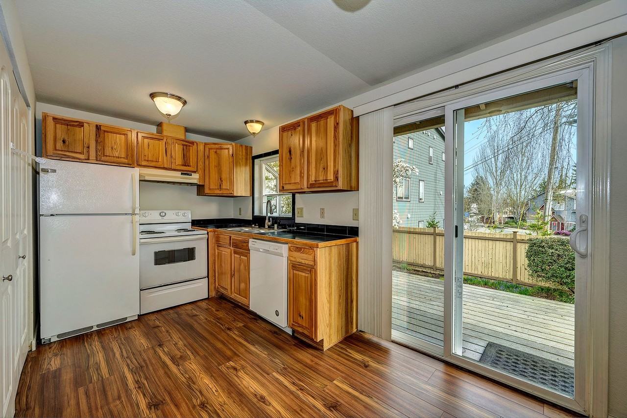 20103 Birch Way #B - Photo 6 of 14