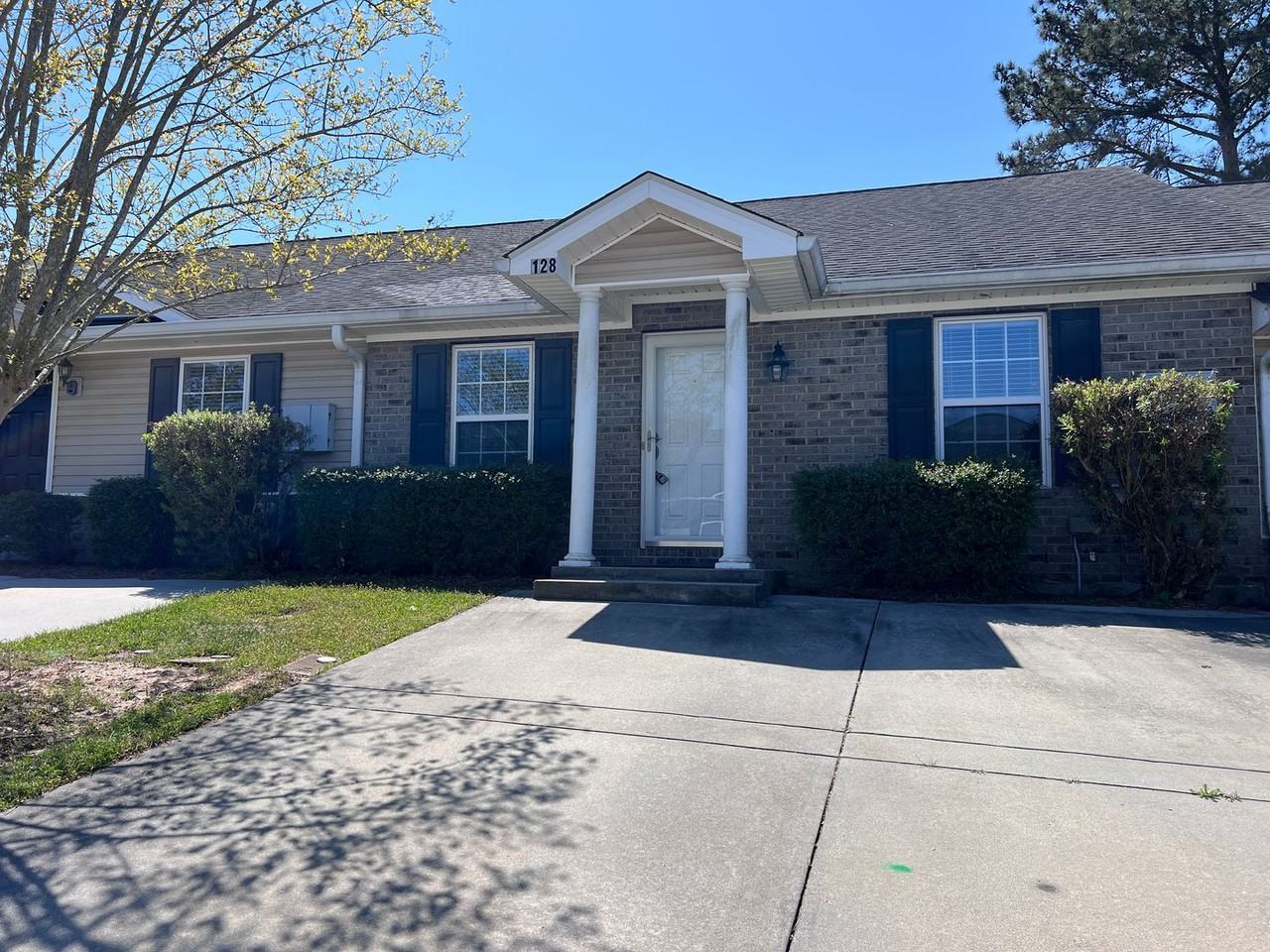 128 Karima Cir - Photo 2 of 18