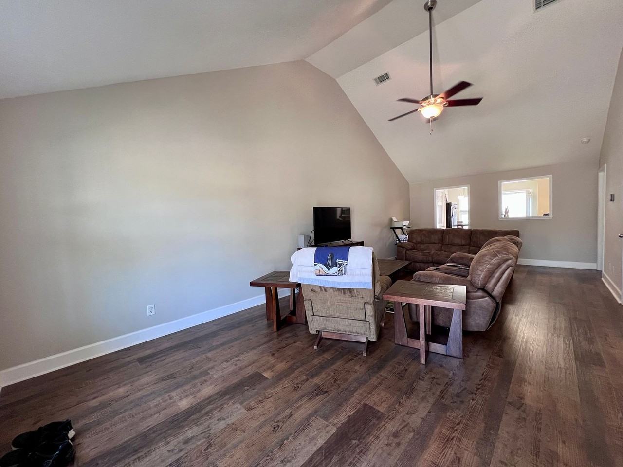 128 Karima Cir - Photo 3 of 18