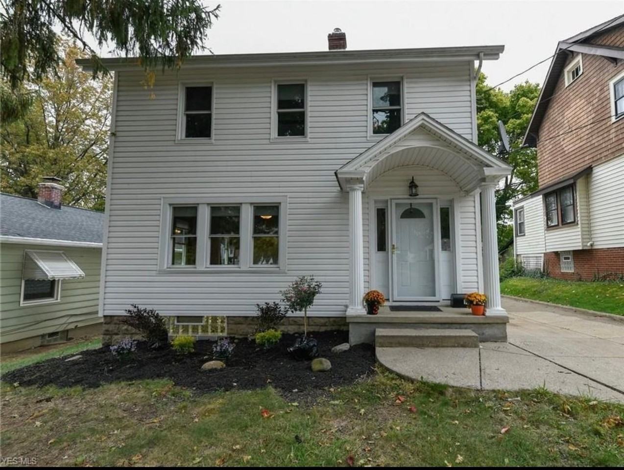 1539 Hillcrest St - Photo 2 of 13