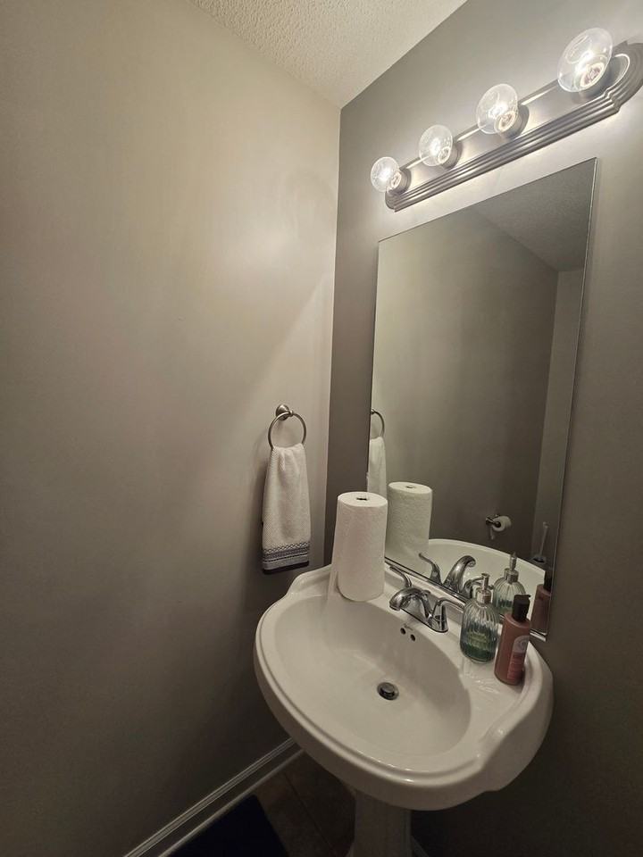 106 Winterberry Way - Photo 4 of 42