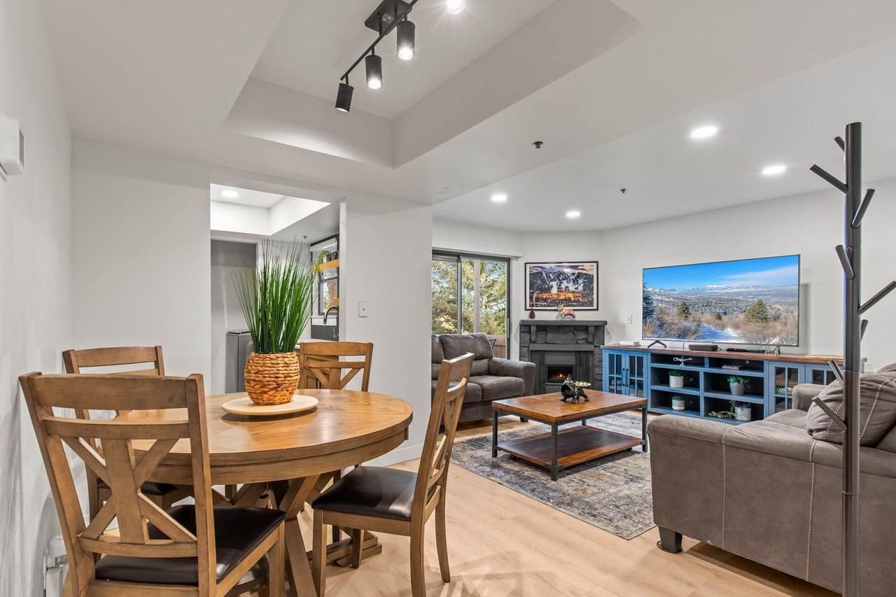 6851 N 2200 W - Photo 6 of 30