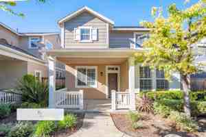 featured image of 12 Nantucket Ln