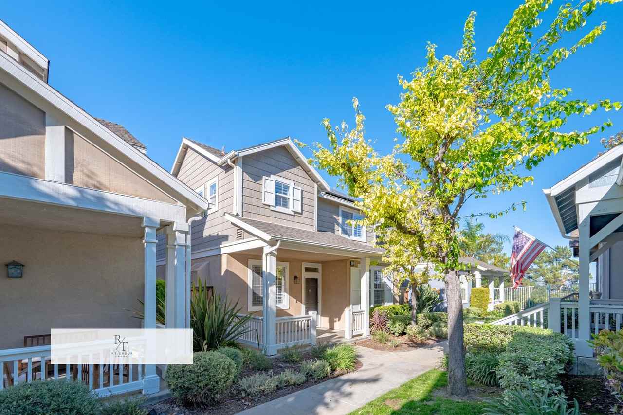 12 Nantucket Ln - Photo 2 of 34