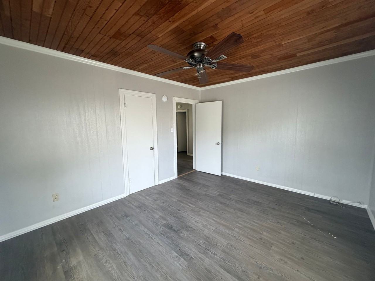 1207 Robert St - Photo 7 of 8