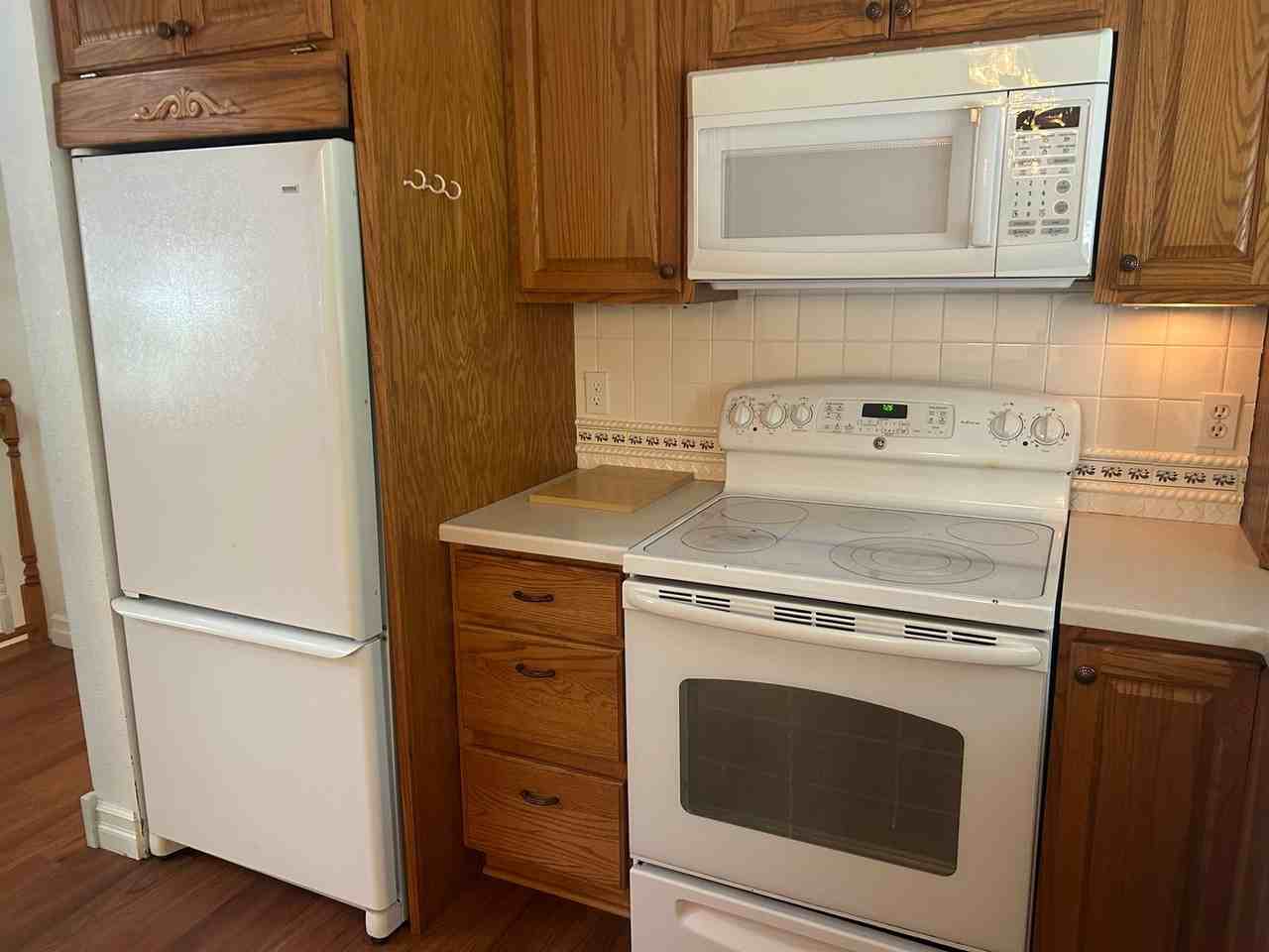 1451 Oriental Ave - Photo 3 of 26