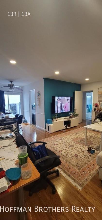 1217 S Sherbourne Dr #5 - Photo 3 of 8