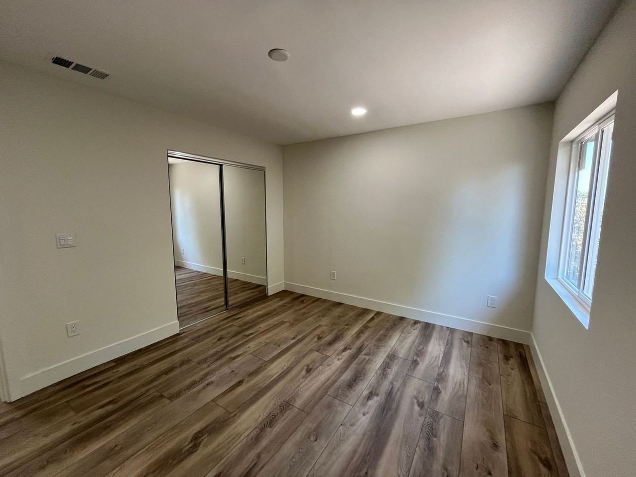 4921 Gary St - Photo 4 of 5