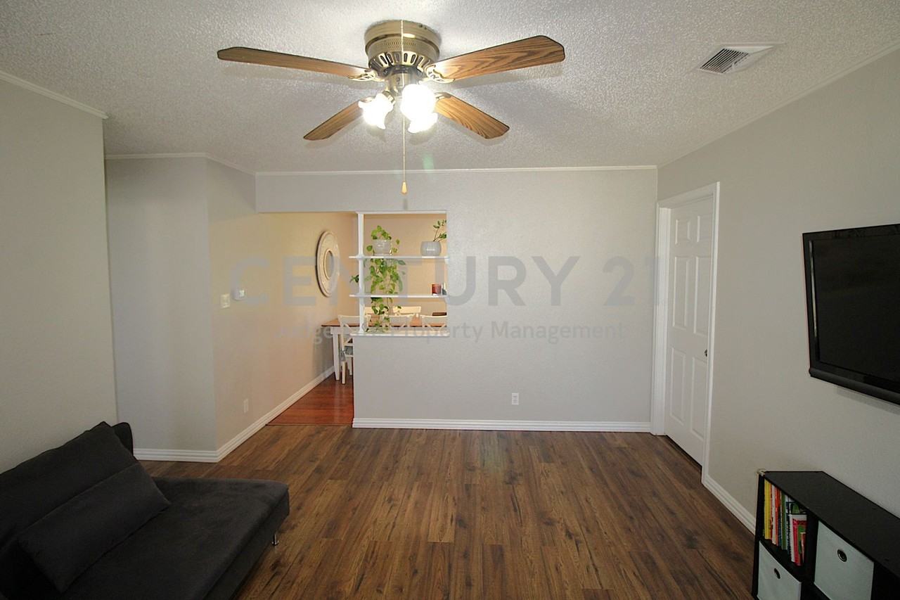 505 College - Photo 2 of 11