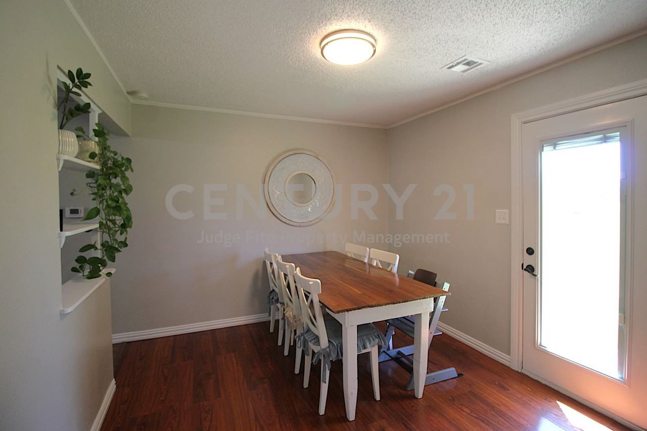505 College - Photo 3 of 11
