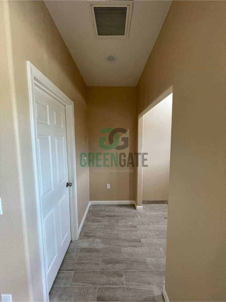 2306 Encina Ave - Photo 7 of 37