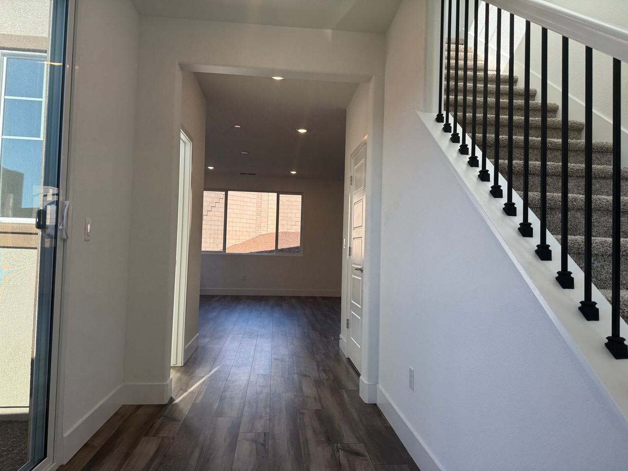 3464 Hampton Dr - Photo 2 of 25