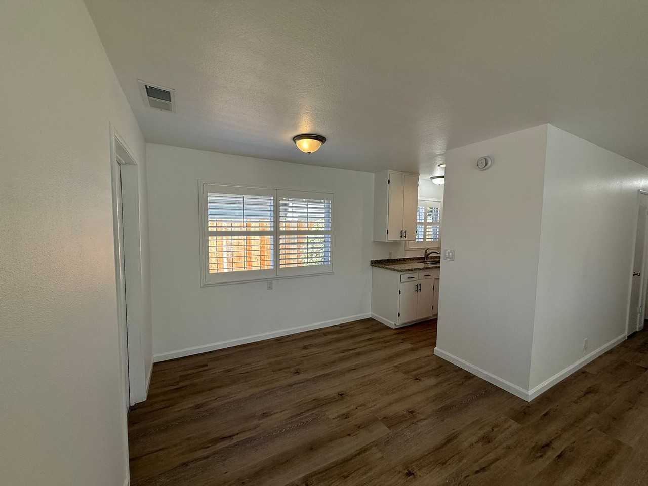 315 Floto St - Photo 6 of 29