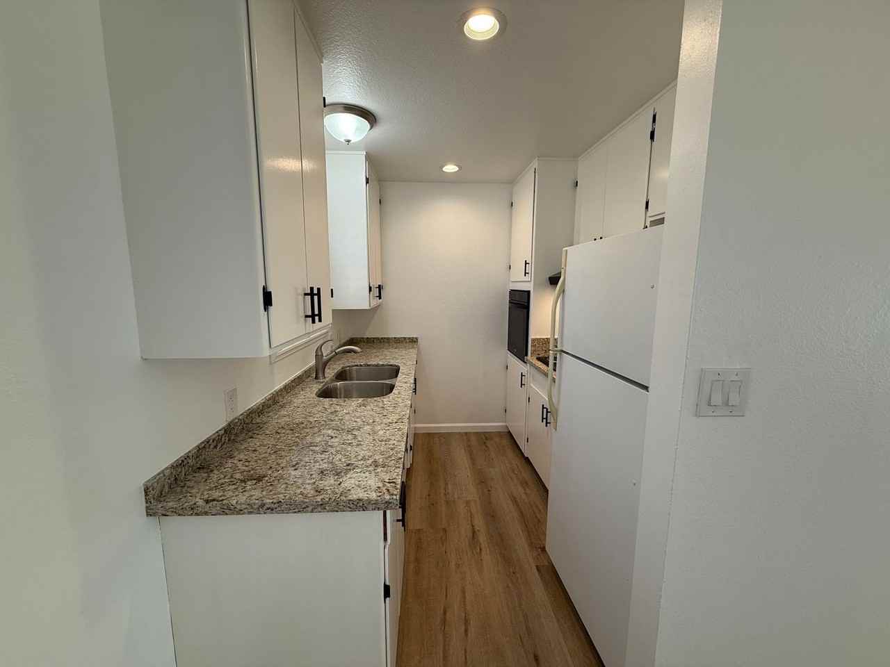 315 Floto St - Photo 7 of 29