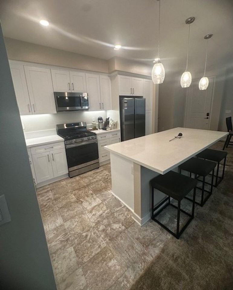 765 Winchester Dr - Photo 4 of 16