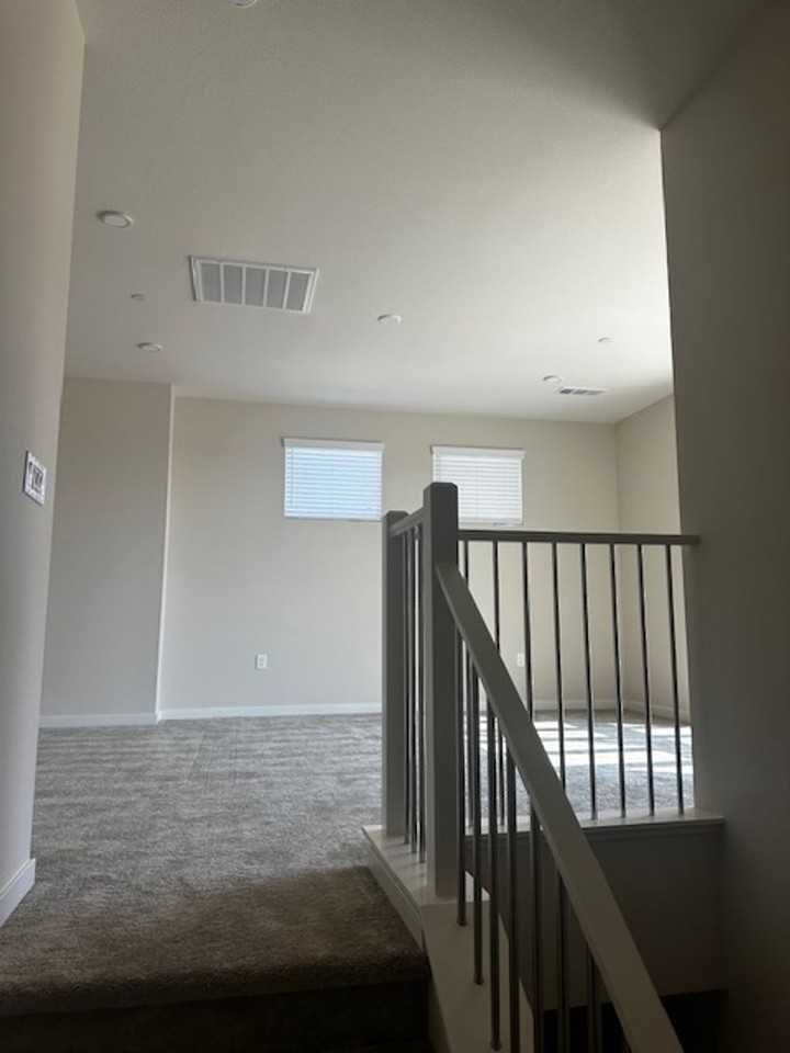 765 Winchester Dr - Photo 5 of 16