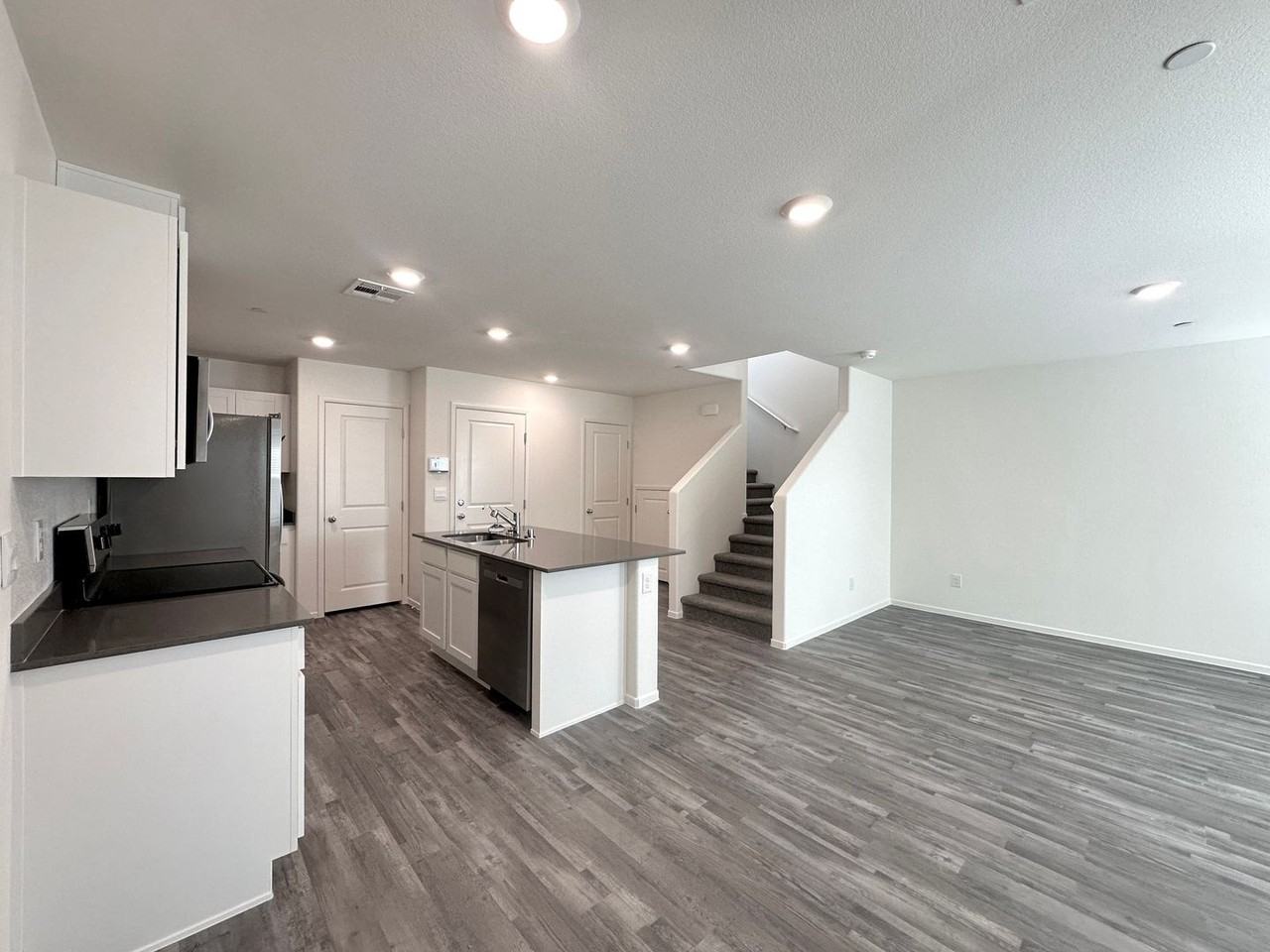 4921 Hunter Mesa Ave - Photo 5 of 22