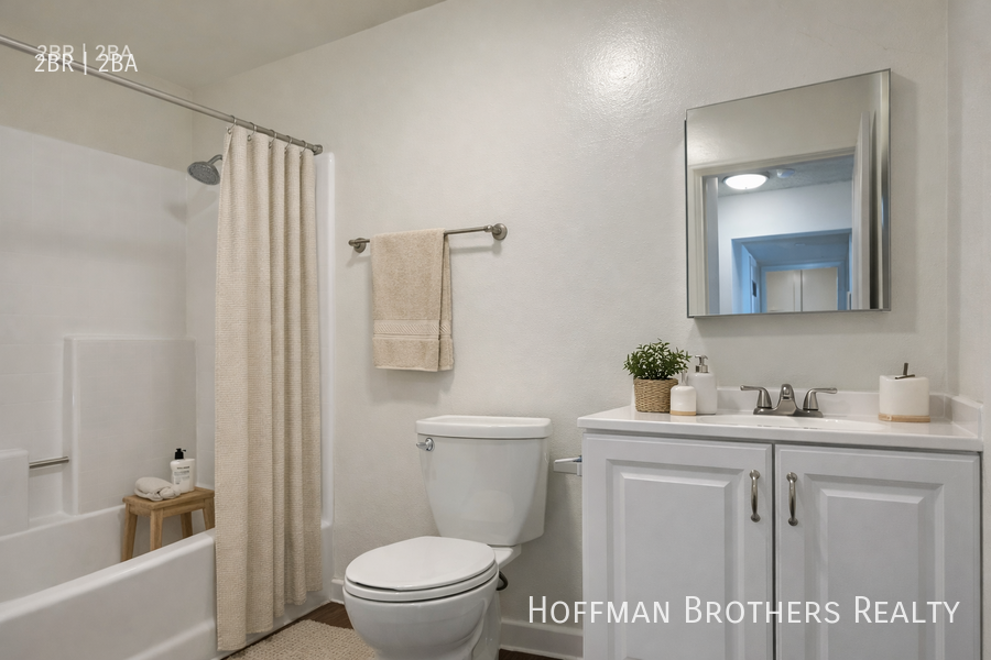 1012 E Acacia Ave #105 - Photo 4 of 7